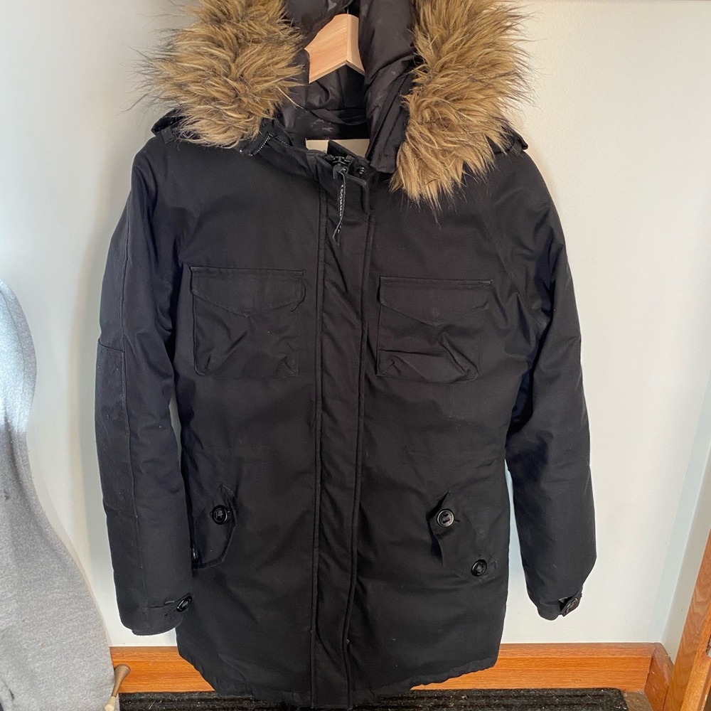 Community aritzia parka